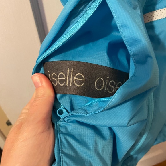 Oiselle Reflective Vigor Vest Blue - Picture 9 of 9